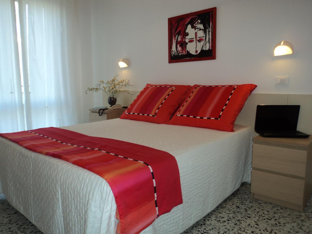 Hotel Irene Riccione Exterior foto
